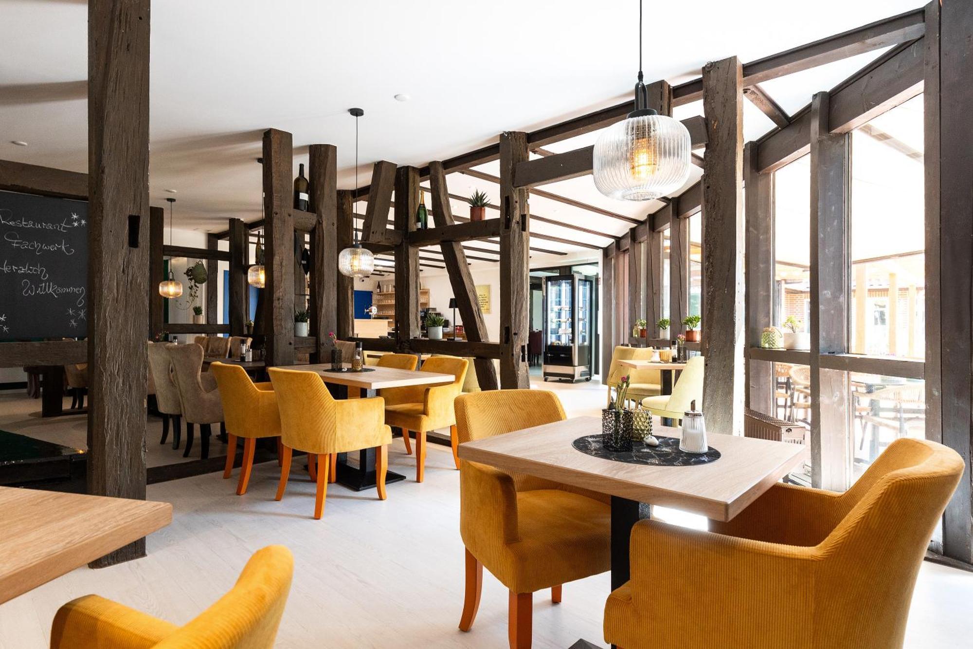 B M Hotel Im Ludwig- Harms- Haus 헤르만스부르크 외부 사진